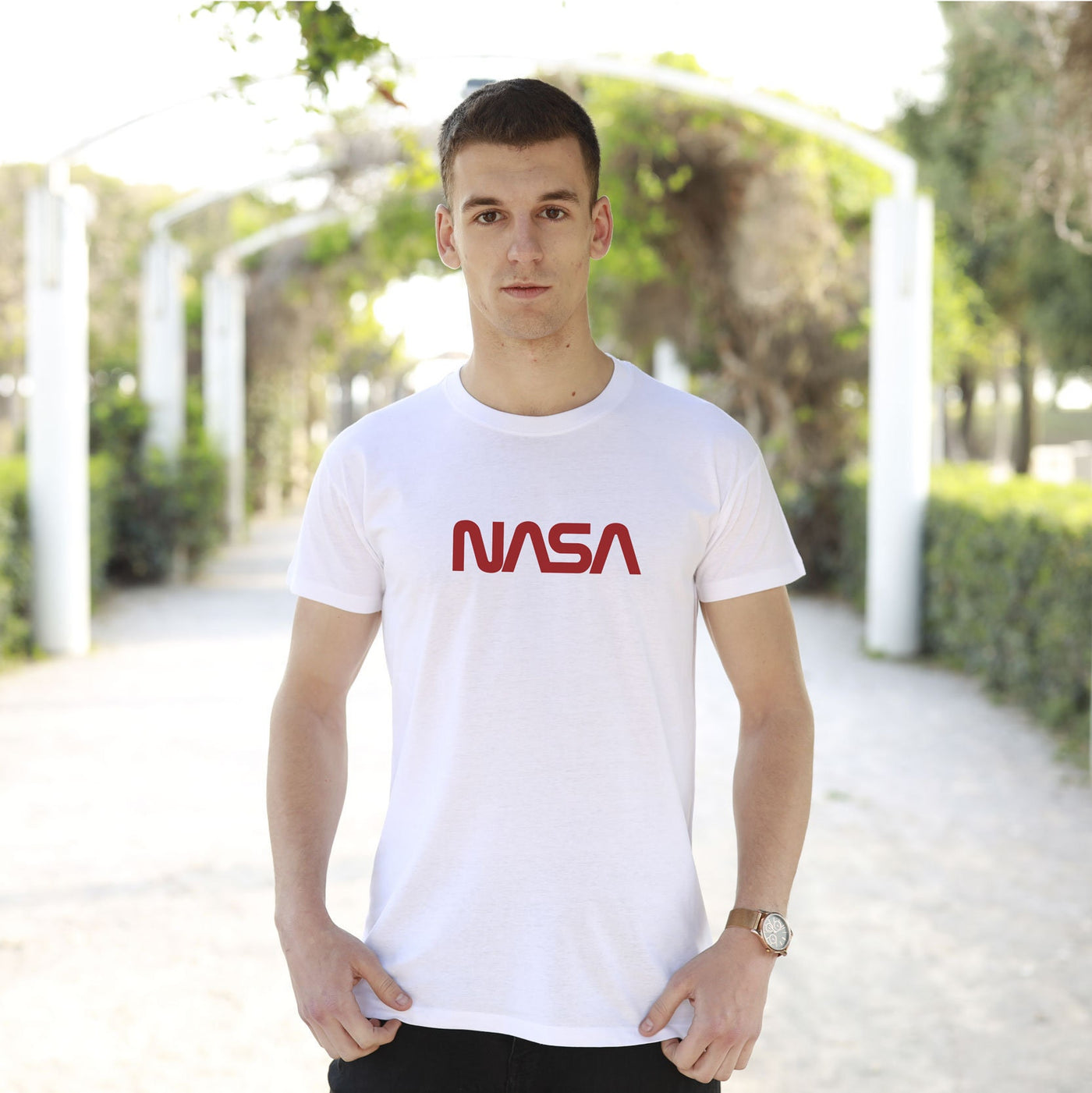 Camiseta con el logotipo del gusano de la NASA